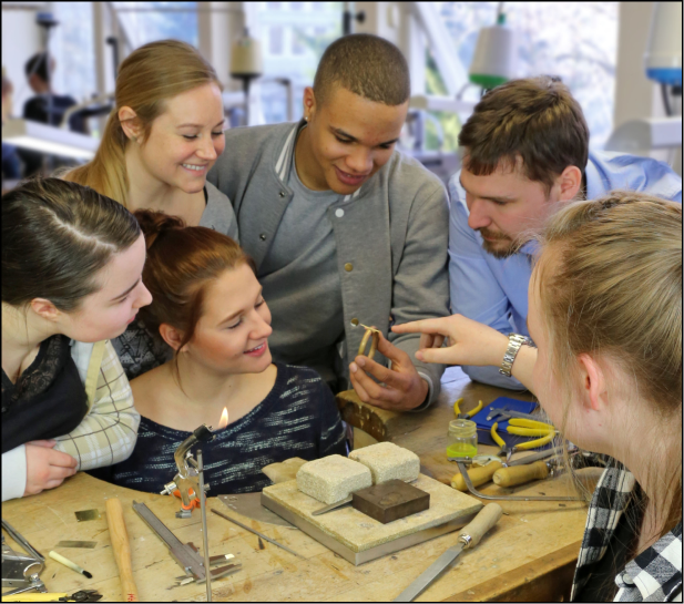 GOLDSCHMIEDESCHULE MIT UHRMACHERSCHULE PFORZHEIM